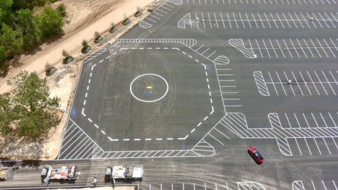 Is-that-a-helipad-we-see-at-Tesla-Giga-Texas.jpeg