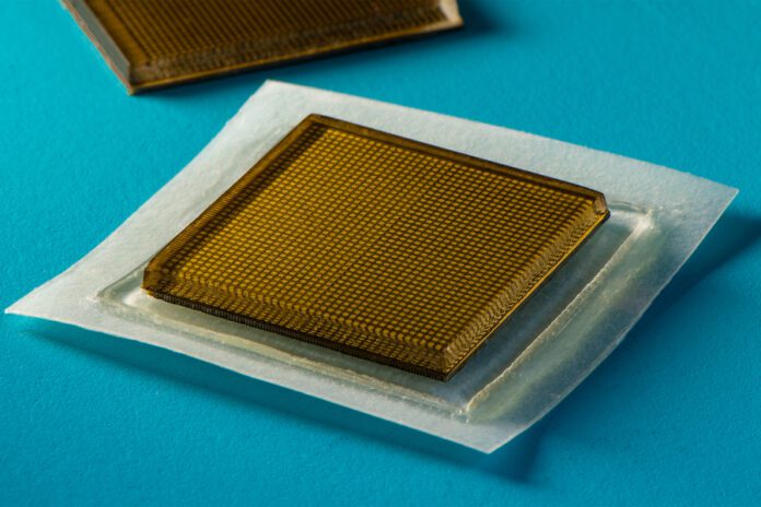 MIT-Ultrasound-sticker-01-PRESS_0