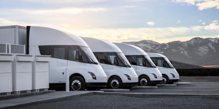 Tesla-Q4-2021-slides-Semi-protoypes-1-c.jpg