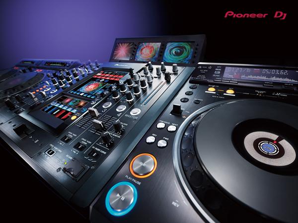 Create a Unique Sound with the DDJ-FLX10 DJ Controller