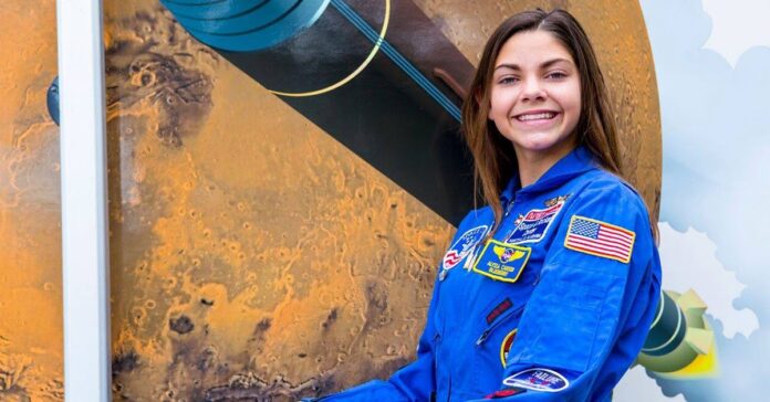 The-First-Person-to-Go-to-Mars-Could-Be-Alyssa-Carson.jpg