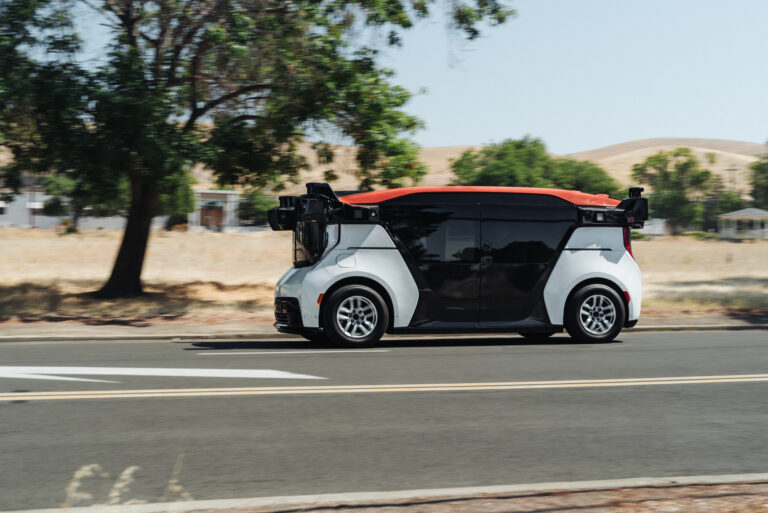 Former Cruise CEO launches robotics firm with ex-Tesla AI manager