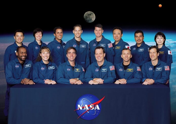 group-19-1-nasa-and-jaxa-group-photo.jpg