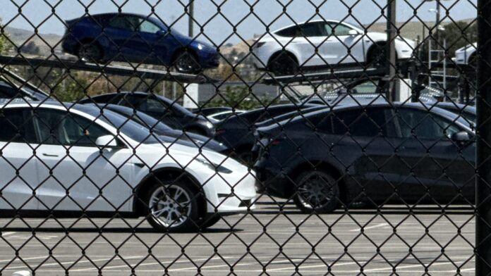 tesla-model-y-black-gemini-wheels-fremont.jpg