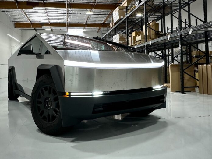 tesla-cybertruck-warehouse-1-scaled.jpg