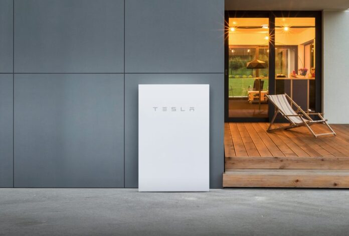 tesla-powerwall-hero-europe-1024x692.jpg