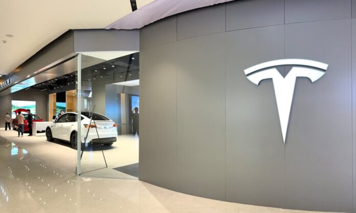tesla-experience-store-bangkok-thailand-1000x600.jpg