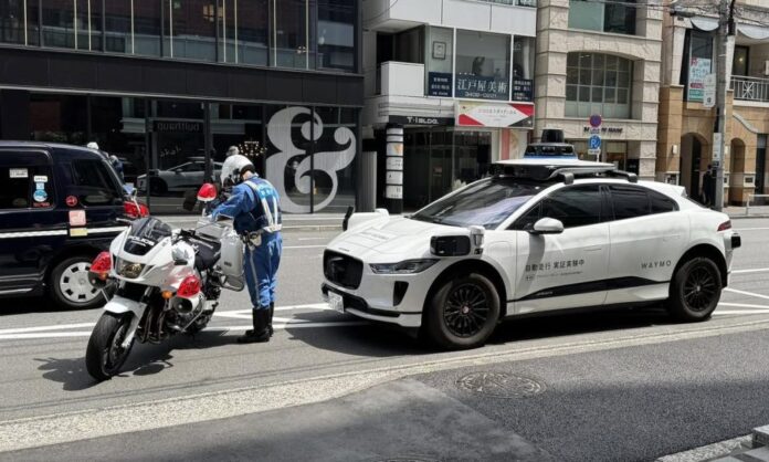 waymo-police-tokyo-1000x600.jpeg