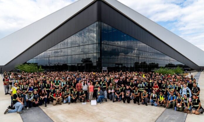 starlink-factory-team-10-million-milestone-1000x600.jpeg