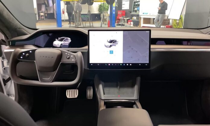 tesla-model-s-plaid-yoke-1000x600.jpg