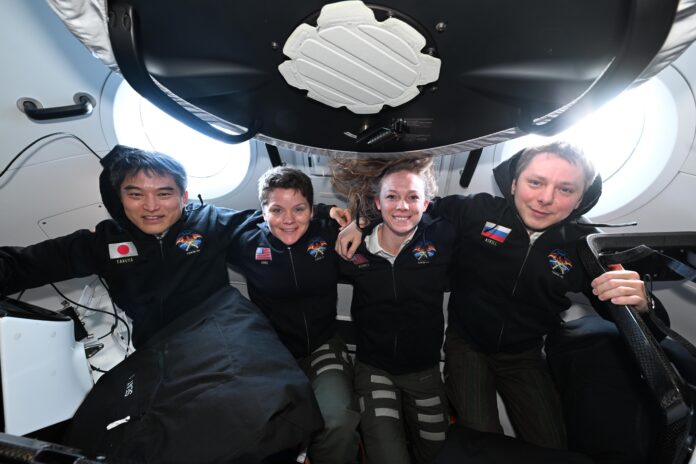 crew10.jpg