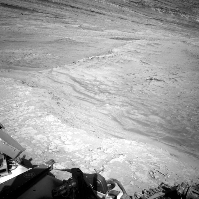 https___mars.nasa_.gov_msl-raw-images_proj_msl_redops_ods_surface_sol_04609_opgs_edr_ncam_NRB_8066605.jpeg